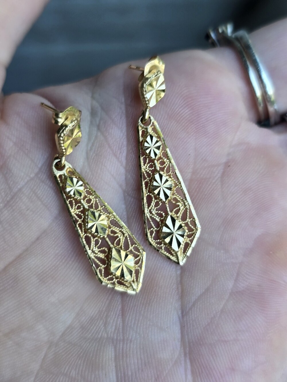 14k Womens Filigree Earrings - Picture 3 of 5